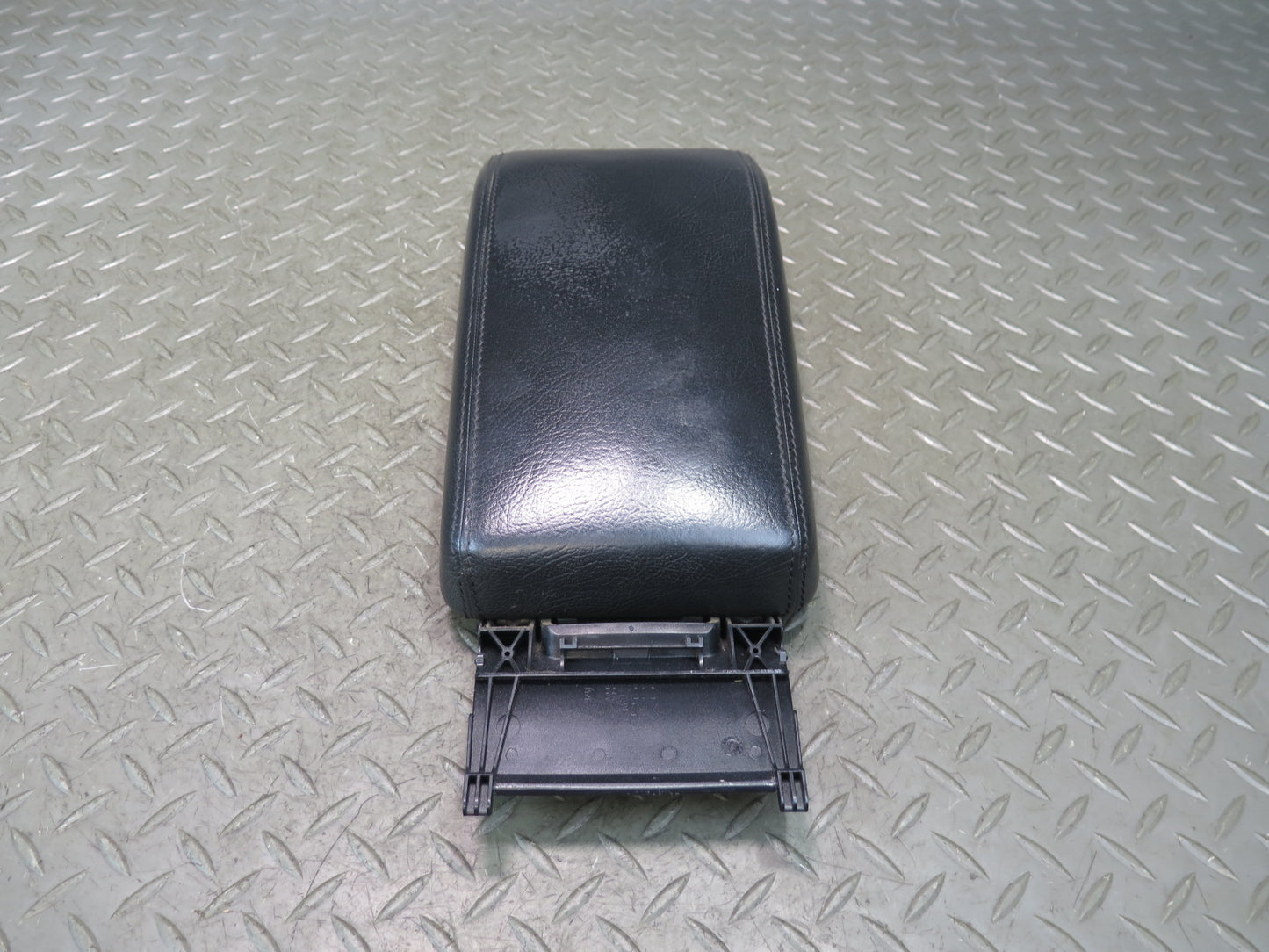 2002-2012 Mercedes W463 G500 Center Console Leather Armrest Lid Black