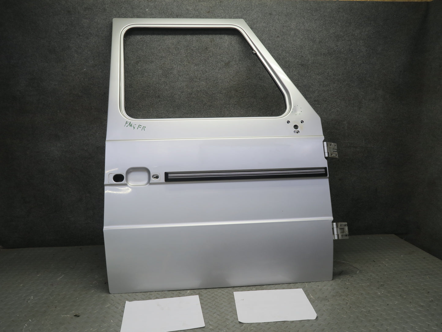 2002-2012 Mercedes W463 G500 G550 G55 AMG Front Right Door Shell Panel Silver