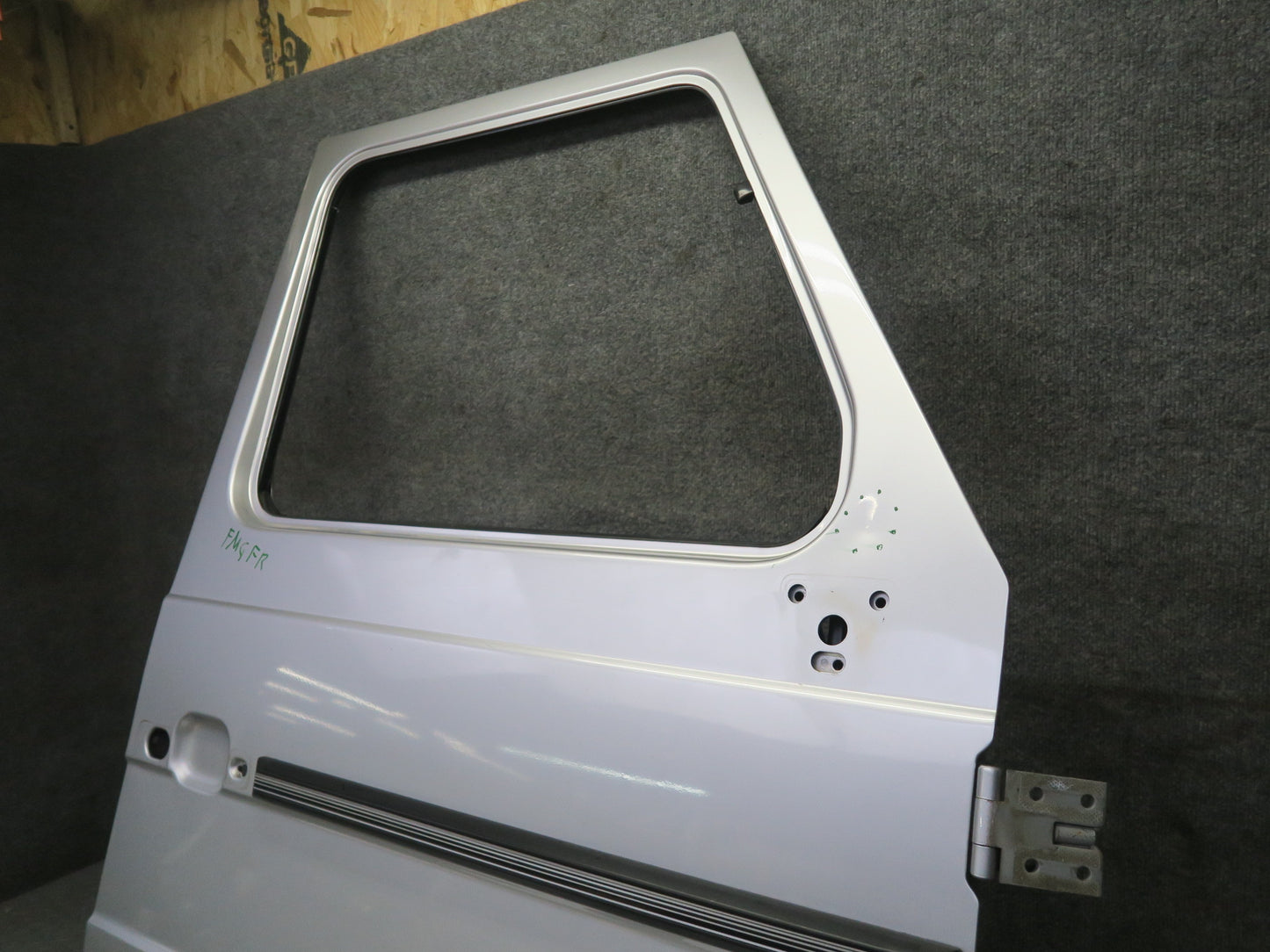 2002-2012 Mercedes W463 G500 G550 G55 AMG Front Right Door Shell Panel Silver