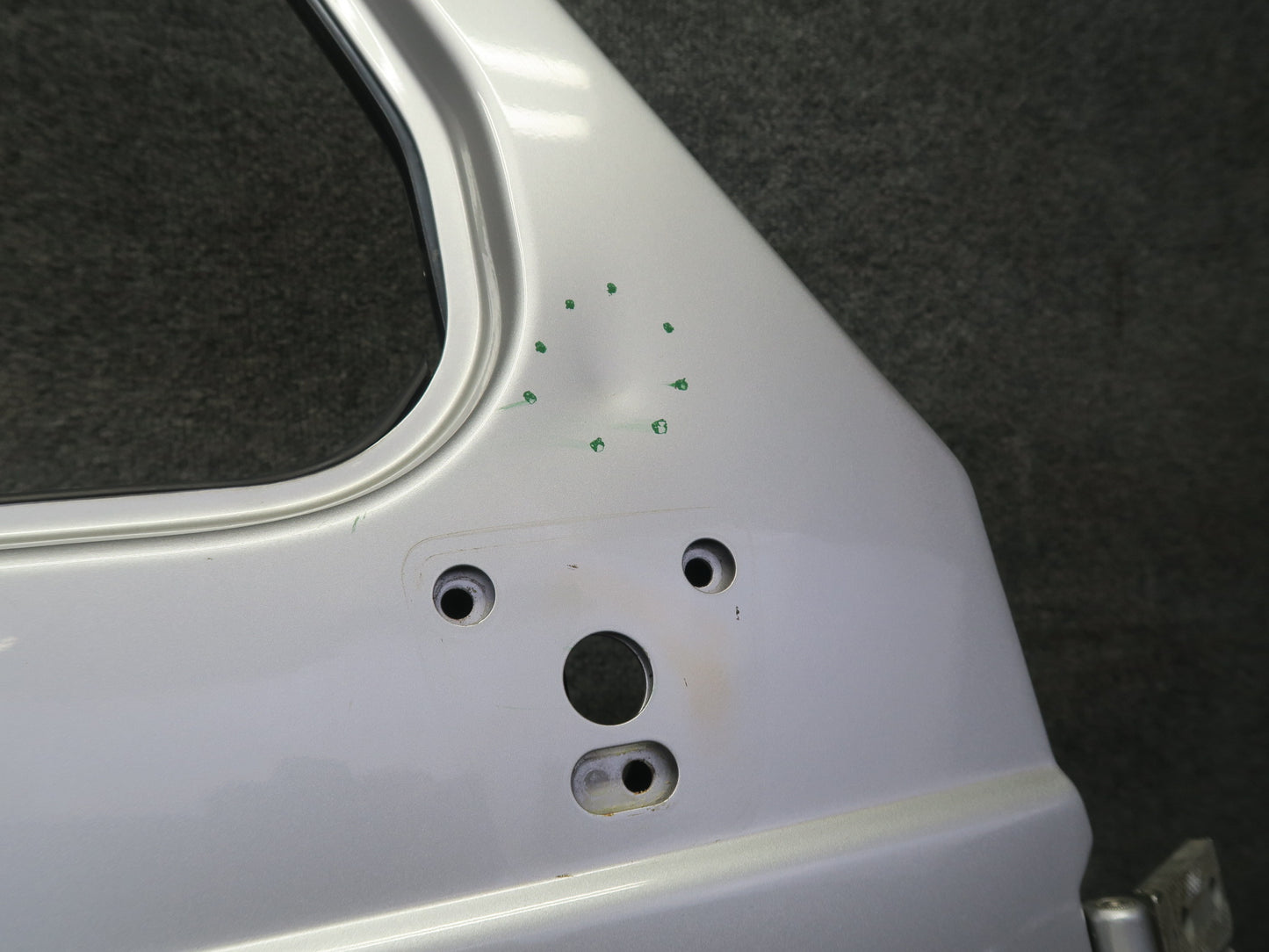 2002-2012 Mercedes W463 G500 G550 G55 AMG Front Right Door Shell Panel Silver