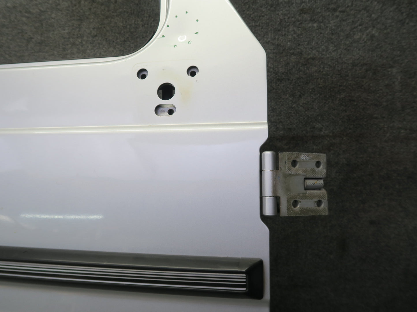 2002-2012 Mercedes W463 G500 G550 G55 AMG Front Right Door Shell Panel Silver