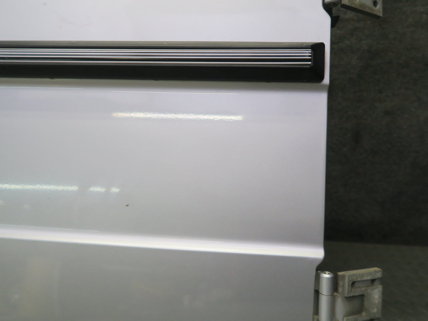 2002-2012 Mercedes W463 G500 G550 G55 AMG Front Right Door Shell Panel Silver