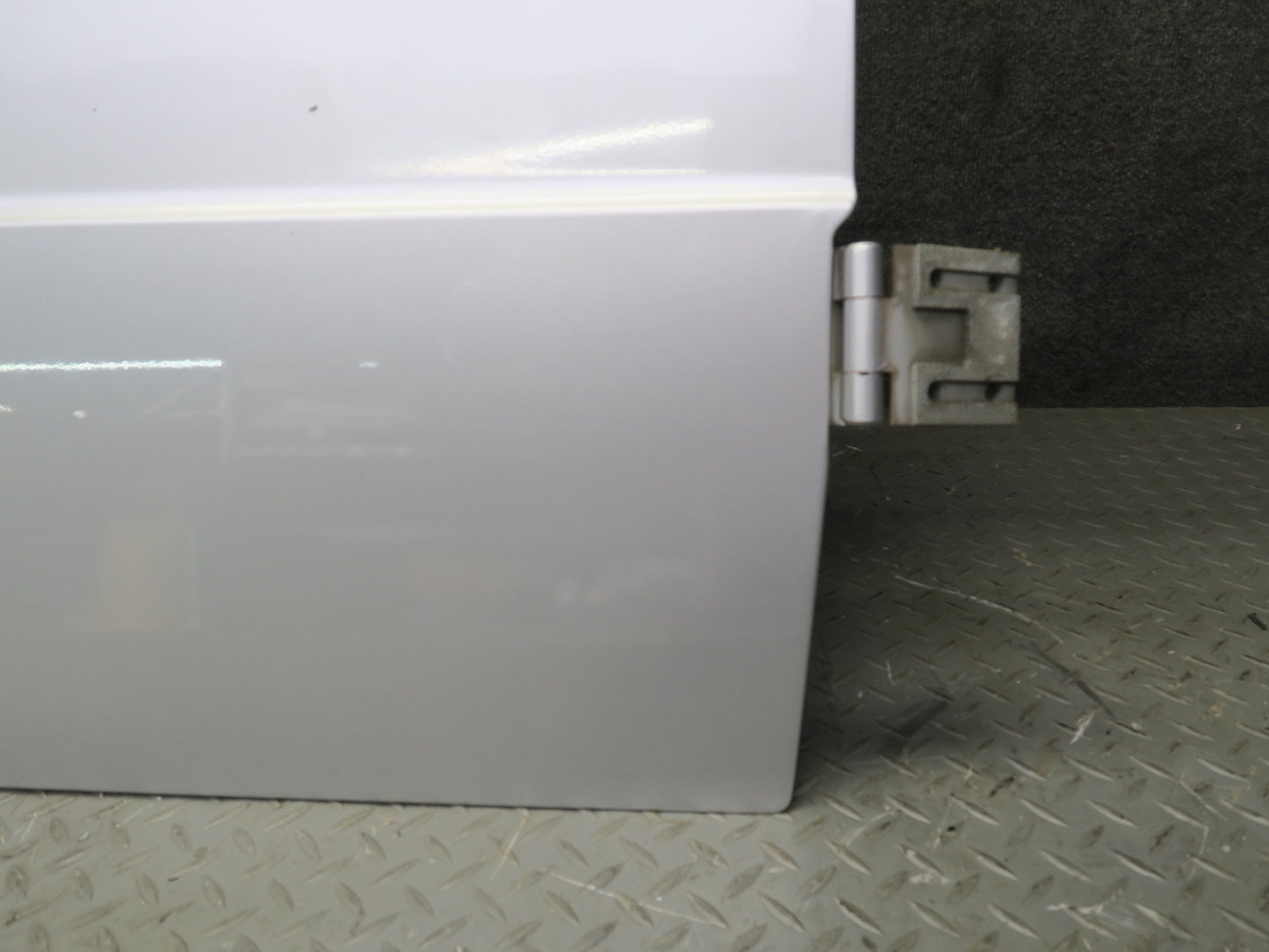 2002-2012 Mercedes W463 G500 G550 G55 AMG Front Right Door Shell Panel Silver