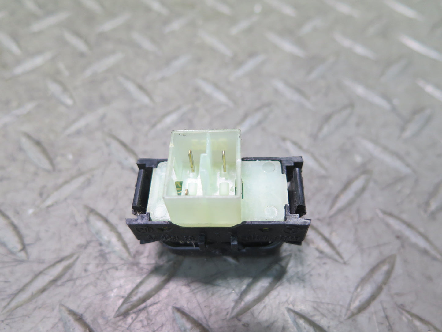 2002-2012 Mercedes W463 G500 Transfer Case High Low Button Switch 4638202110