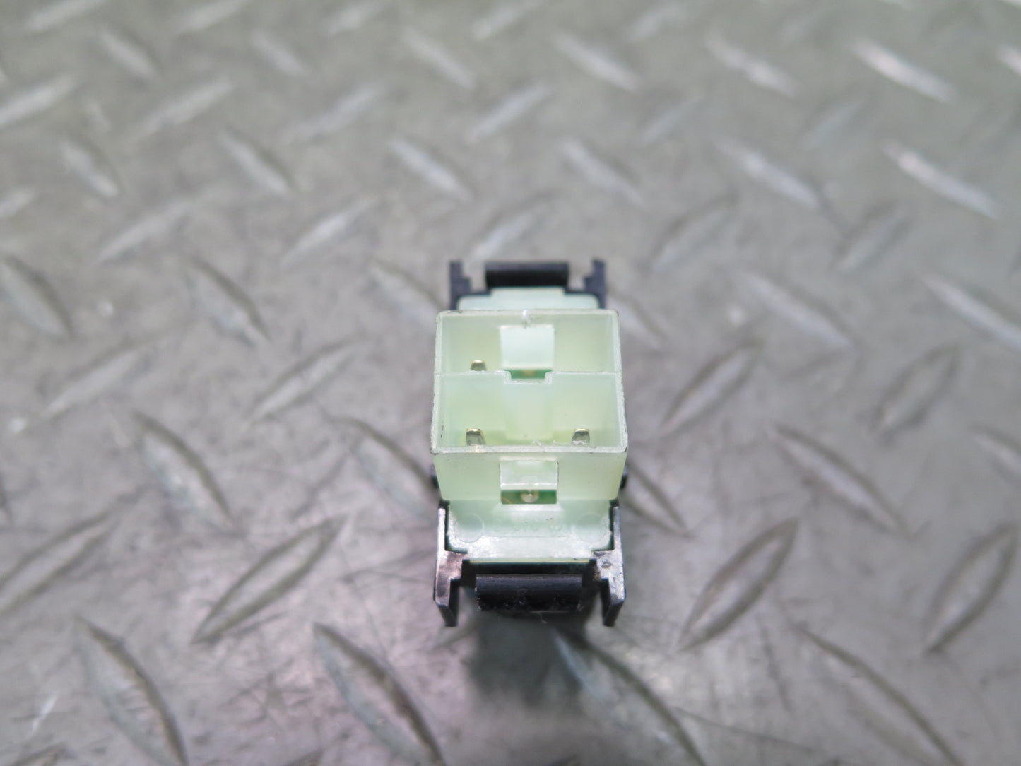 2002-2012 Mercedes W463 G500 Transfer Case High Low Button Switch 4638202110