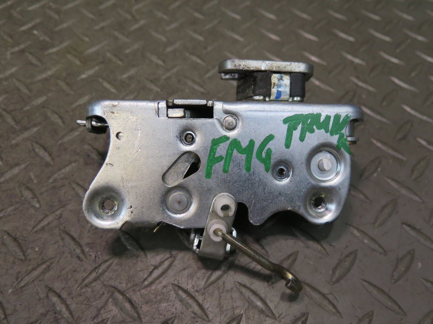 2002-2012 Mercedes W463 G500 Rear Trunk Door Lock Latch
