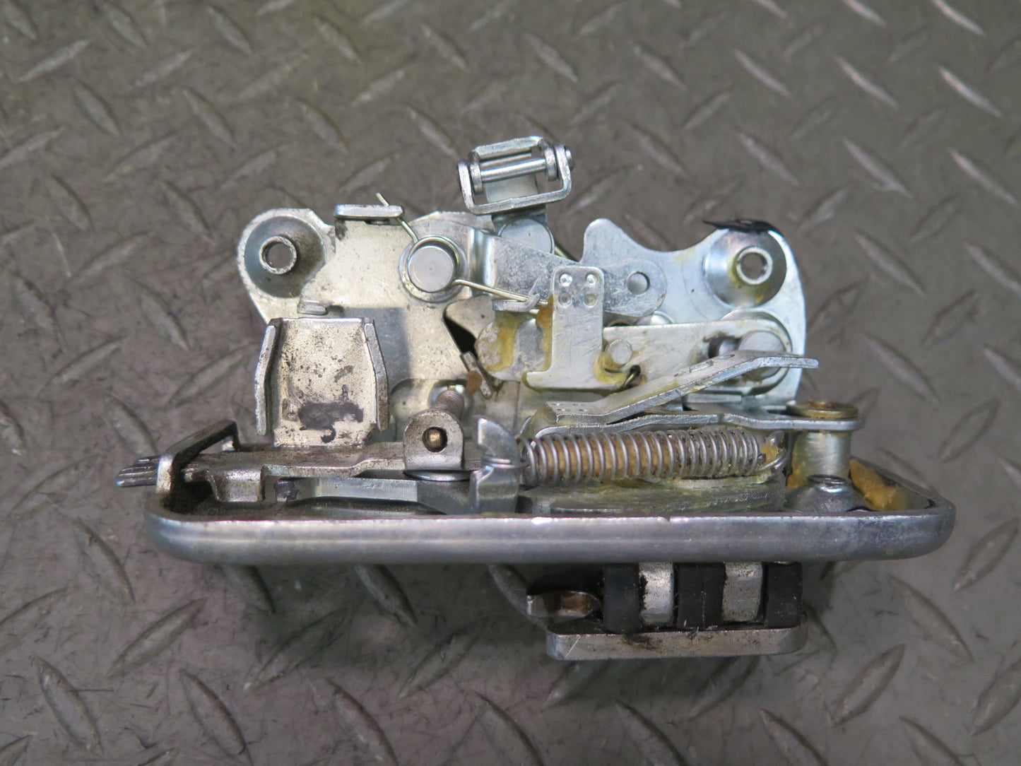 2002-2012 Mercedes W463 G500 Rear Trunk Door Lock Latch