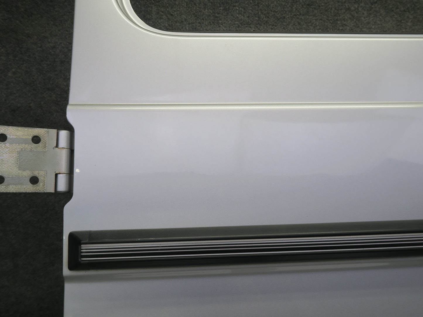 2002-2012 Mercedes W463 G500 G550 Rear Left Driver Side Door Shell Panel Silver