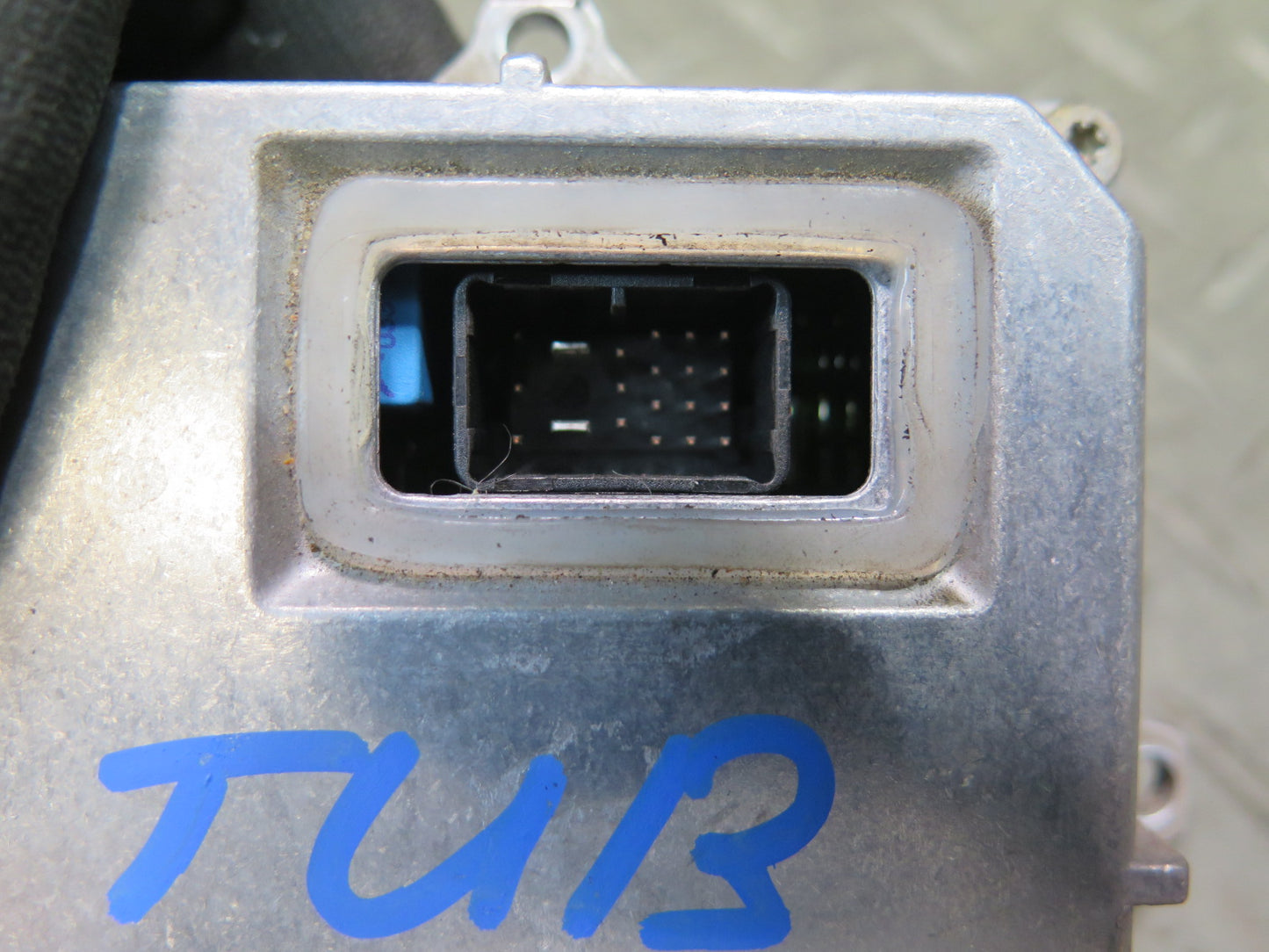 01-06 BMW E46 330ci Left or Right Xenon Headlight Ballast Module 1307329074 OEM