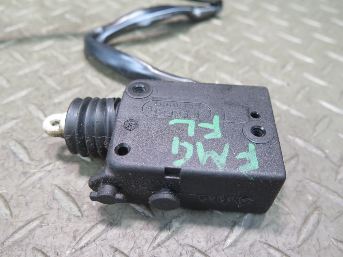 2002-2012 Mercedes W463 G500 Front Left Door Lock Latch Actuator