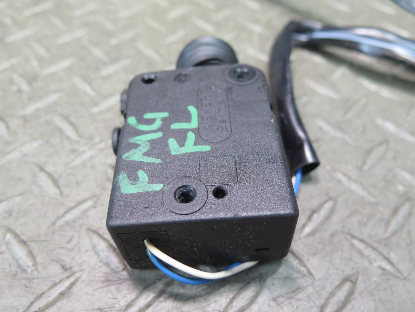 2002-2012 Mercedes W463 G500 Front Left Door Lock Latch Actuator