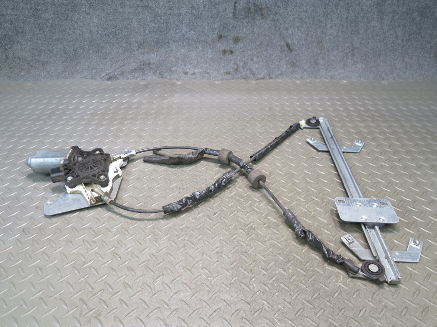 2002-2018 Mercedes W463 G500 G550 G55 Rear Left Door Window Regulator w Motor