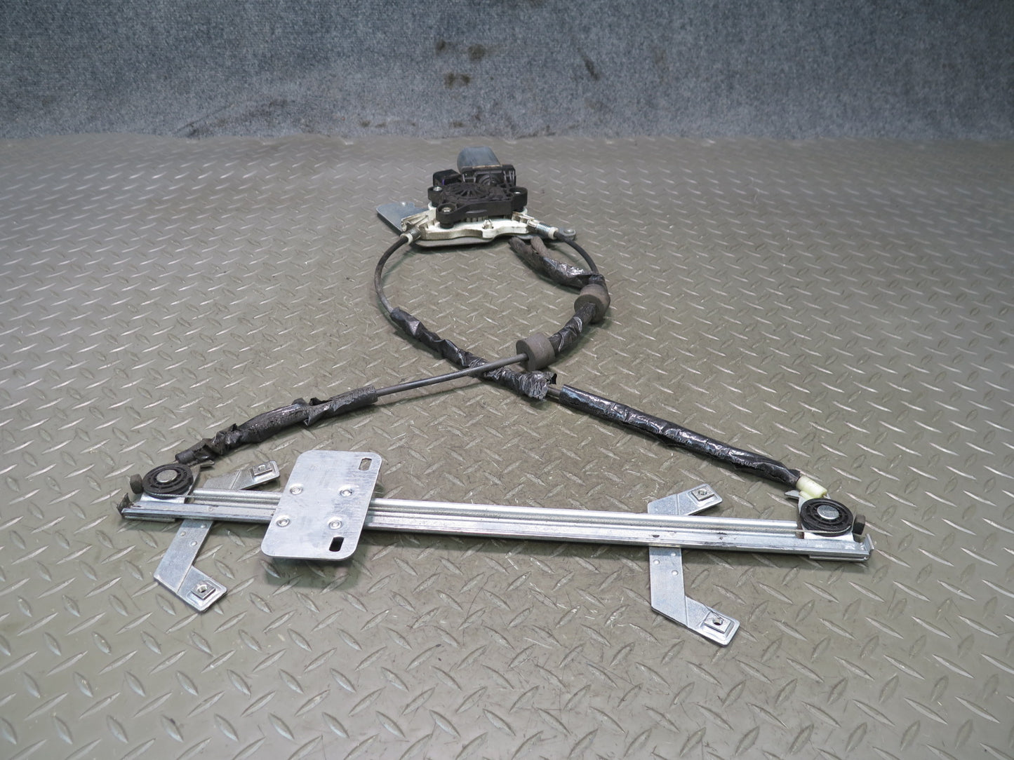 2002-2018 Mercedes W463 G500 G550 G55 Rear Left Door Window Regulator w Motor