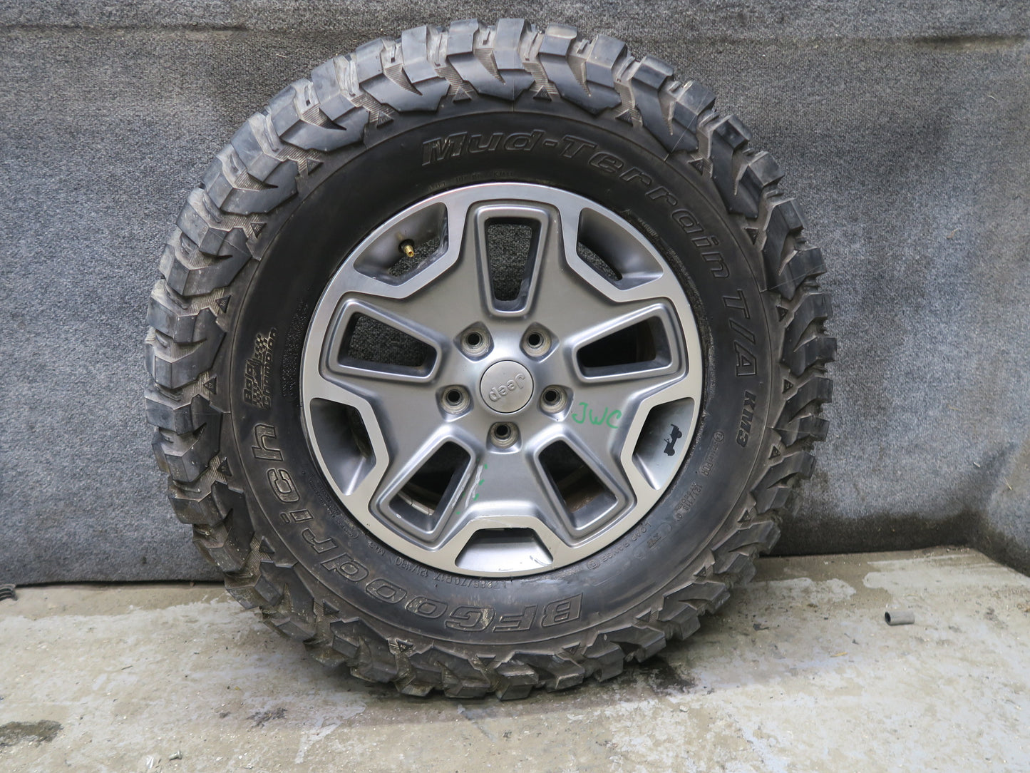 13-18 Jeep Wrangler JK  Set of 4 R17" Wheel Rim 17x7.5 ET44.45 Bfgoodrich 285/70