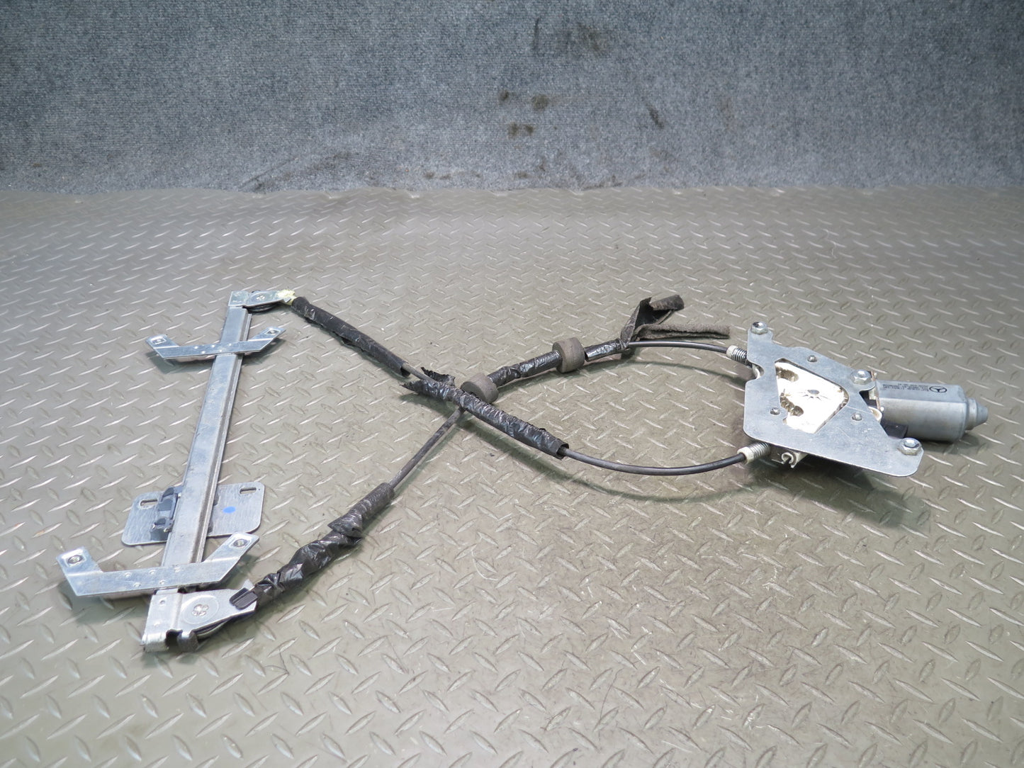 2002-2018 Mercedes W463 G500 G550 G55 Rear Left Door Window Regulator w Motor