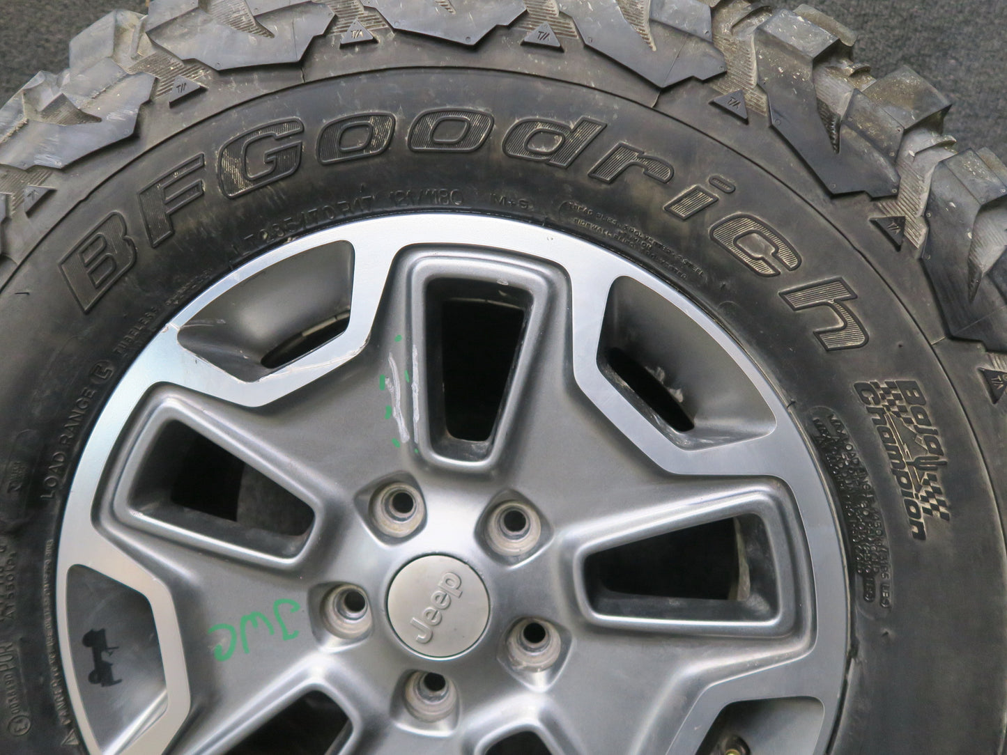 13-18 Jeep Wrangler JK  Set of 4 R17" Wheel Rim 17x7.5 ET44.45 Bfgoodrich 285/70