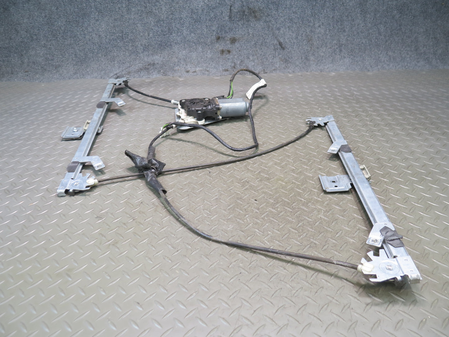 2002-2018 Mercedes W463 G500 G550 G55 Front Right Door Window Regulator w Motor