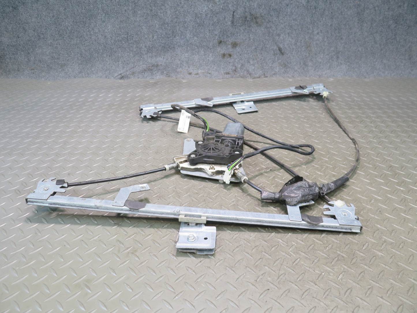 2002-2018 Mercedes W463 G500 G550 G55 Front Right Door Window Regulator w Motor