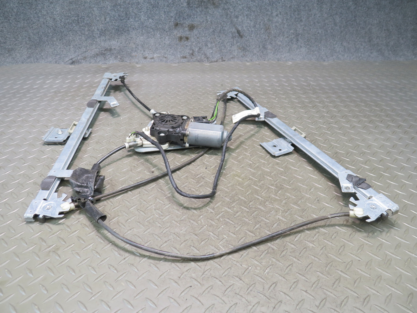 2002-2018 Mercedes W463 G500 G550 G55 Front Right Door Window Regulator w Motor