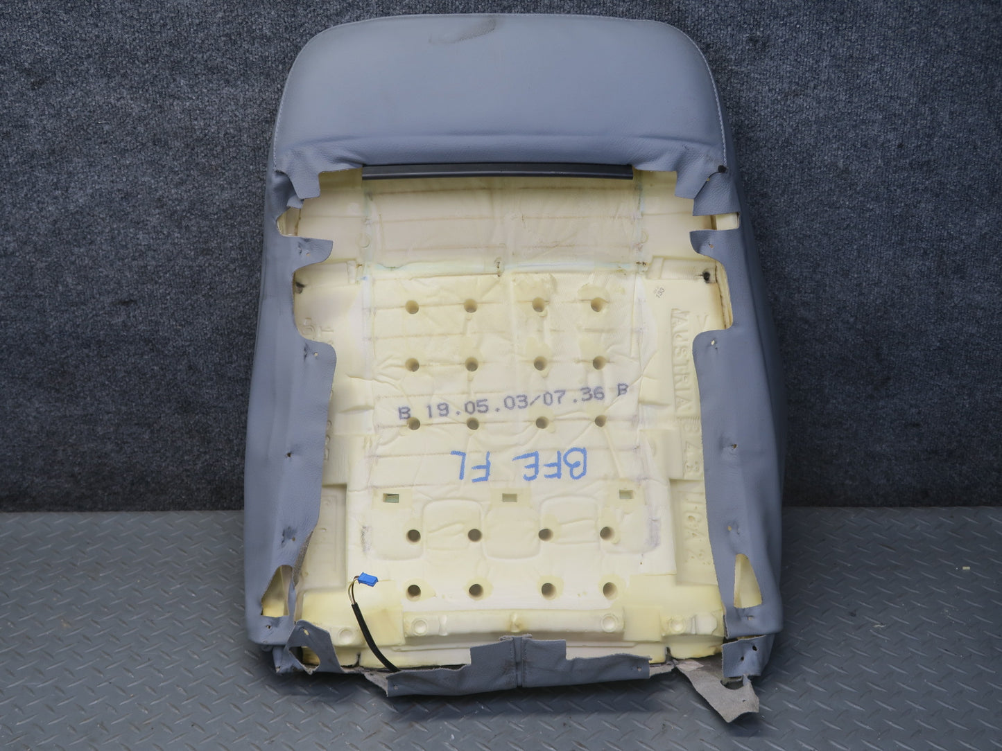 99-03 BMW E39 540ia Front Left Sport Seat Upper Leather Cushion Gray OEM