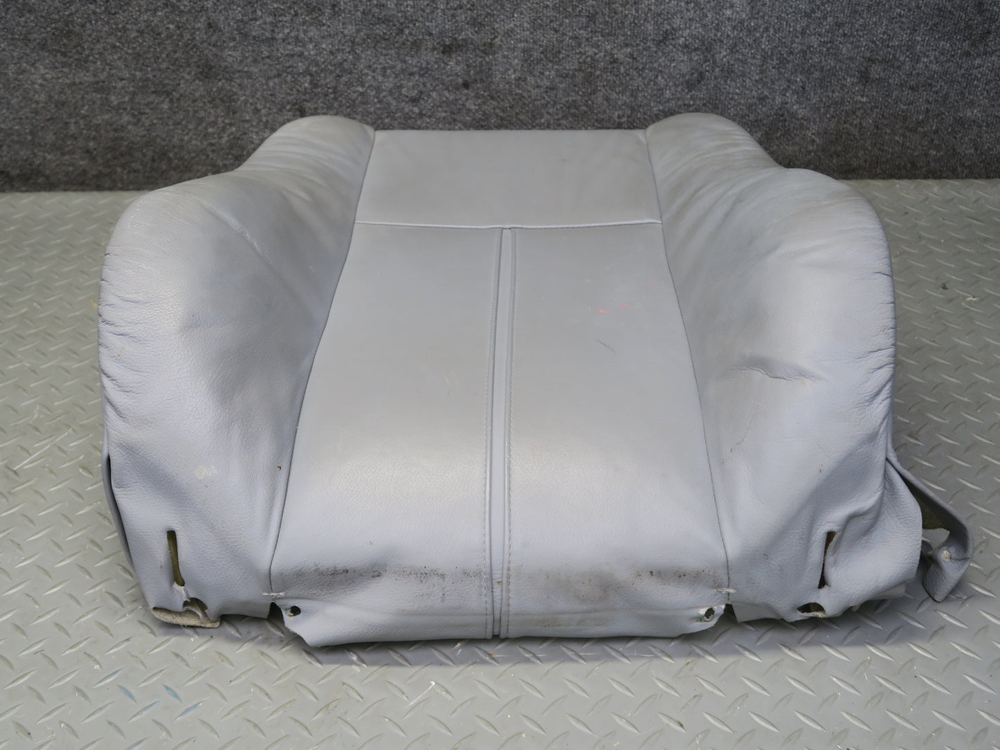99-03 BMW E39 540ia Front Right Sport Seat Upper Leather Cushion Gray OEM