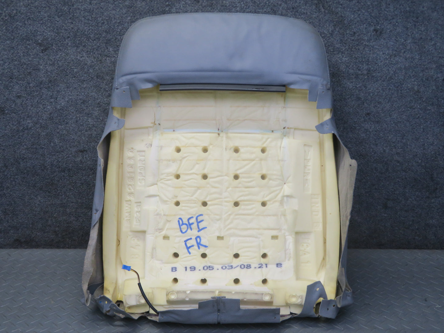 99-03 BMW E39 540ia Front Right Sport Seat Upper Leather Cushion Gray OEM