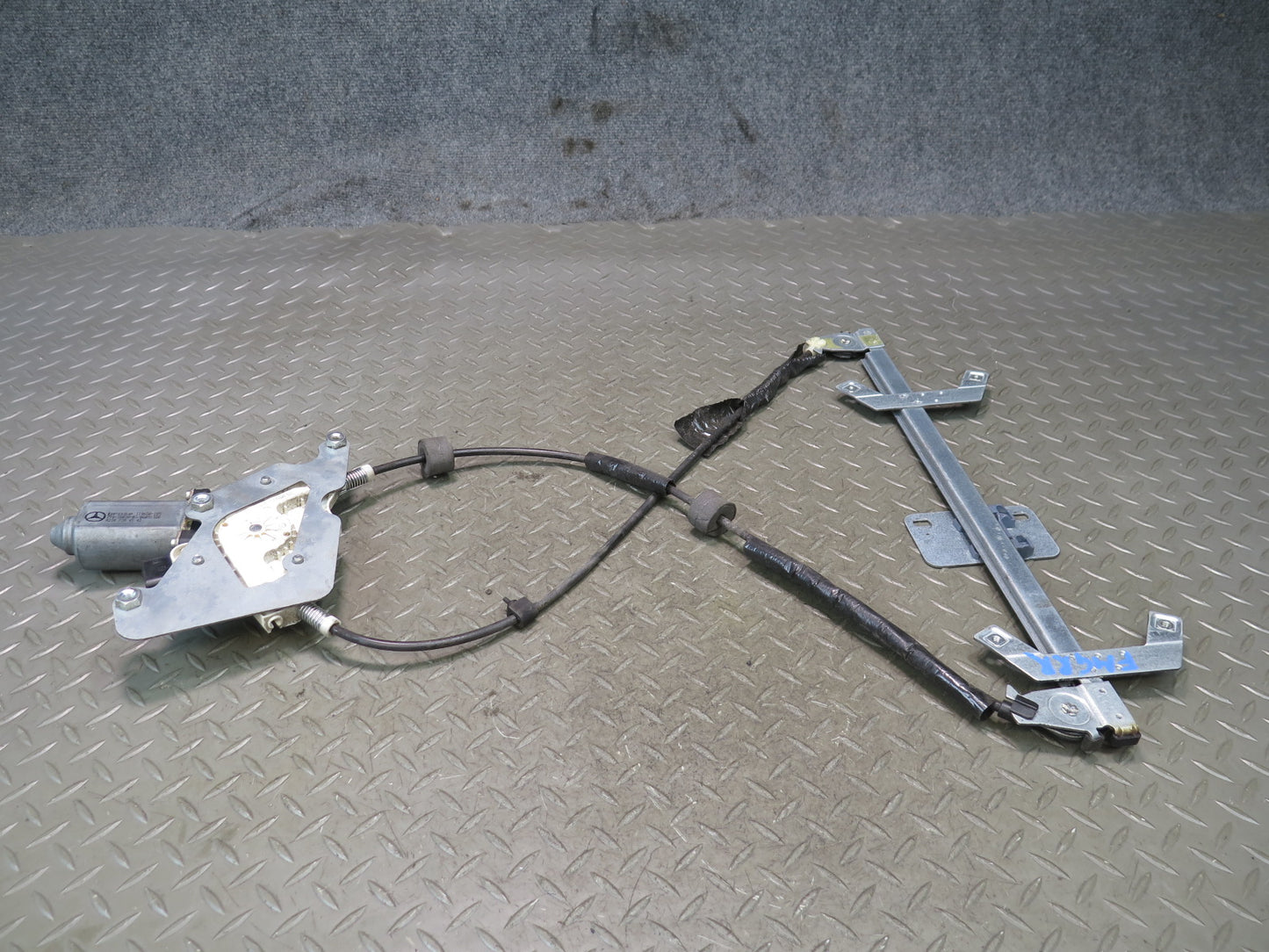 2002-2018 Mercedes W463 G500 G550 G55 Rear Right Door Window Regulator w Motor