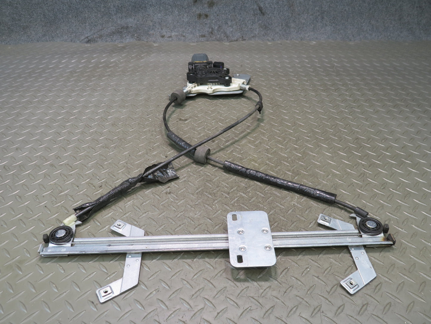 2002-2018 Mercedes W463 G500 G550 G55 Rear Right Door Window Regulator w Motor