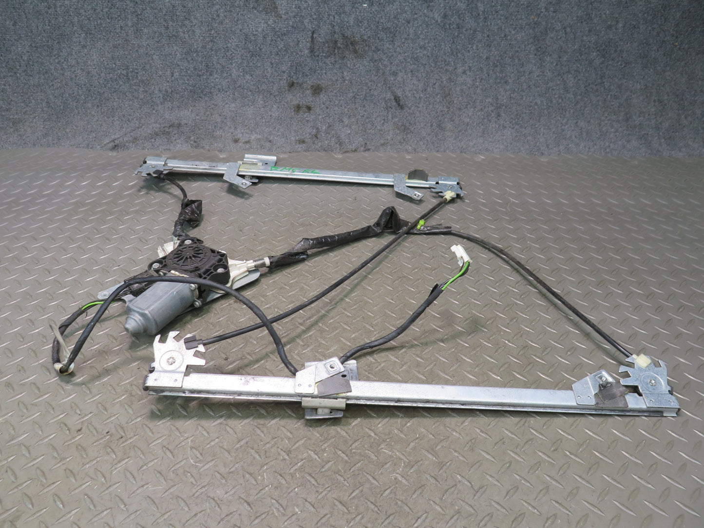 2002-2018 Mercedes W463 G500 G550 G55 Front Left Door Window Regulator w Motor
