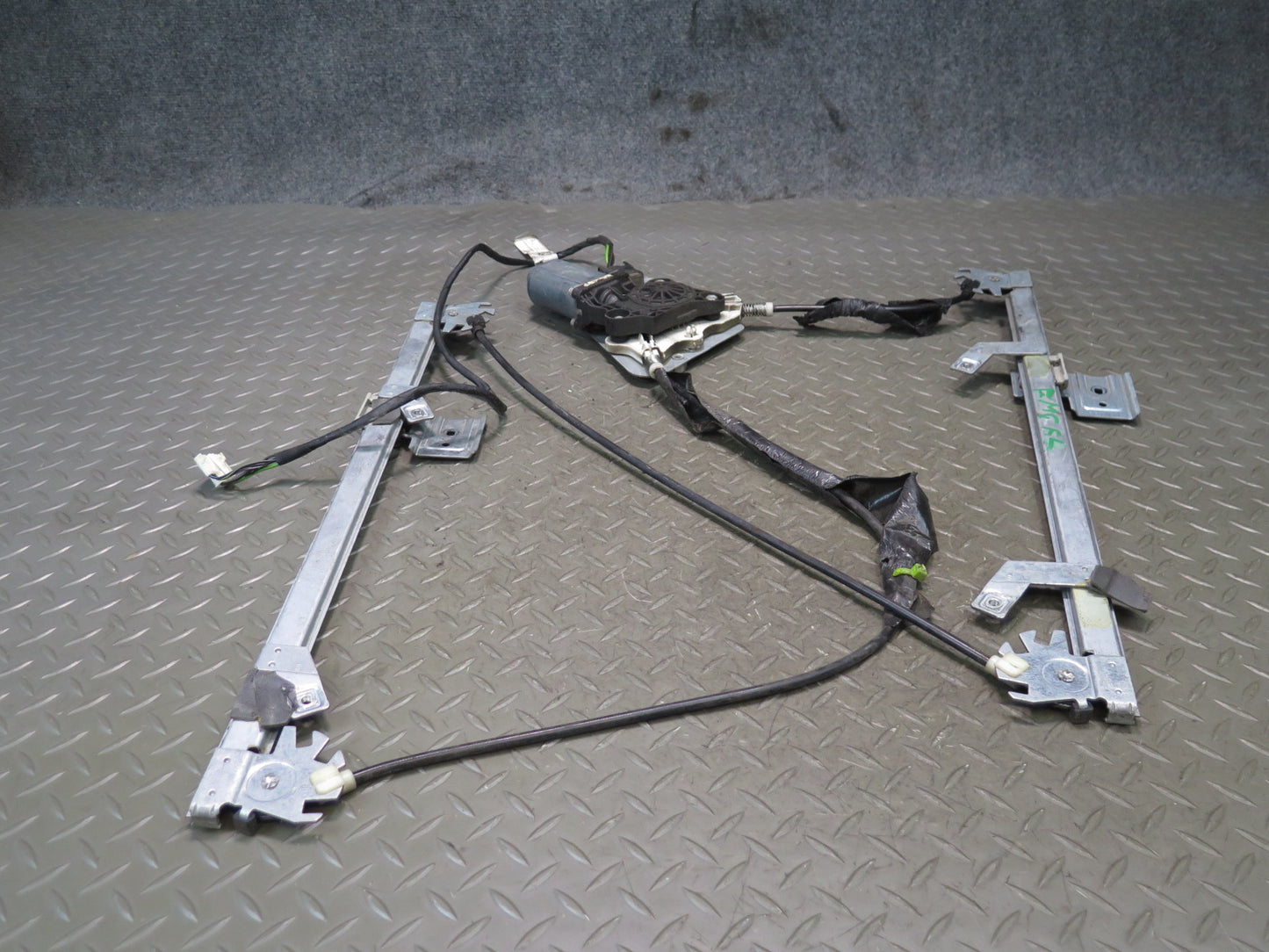 2002-2018 Mercedes W463 G500 G550 G55 Front Left Door Window Regulator w Motor