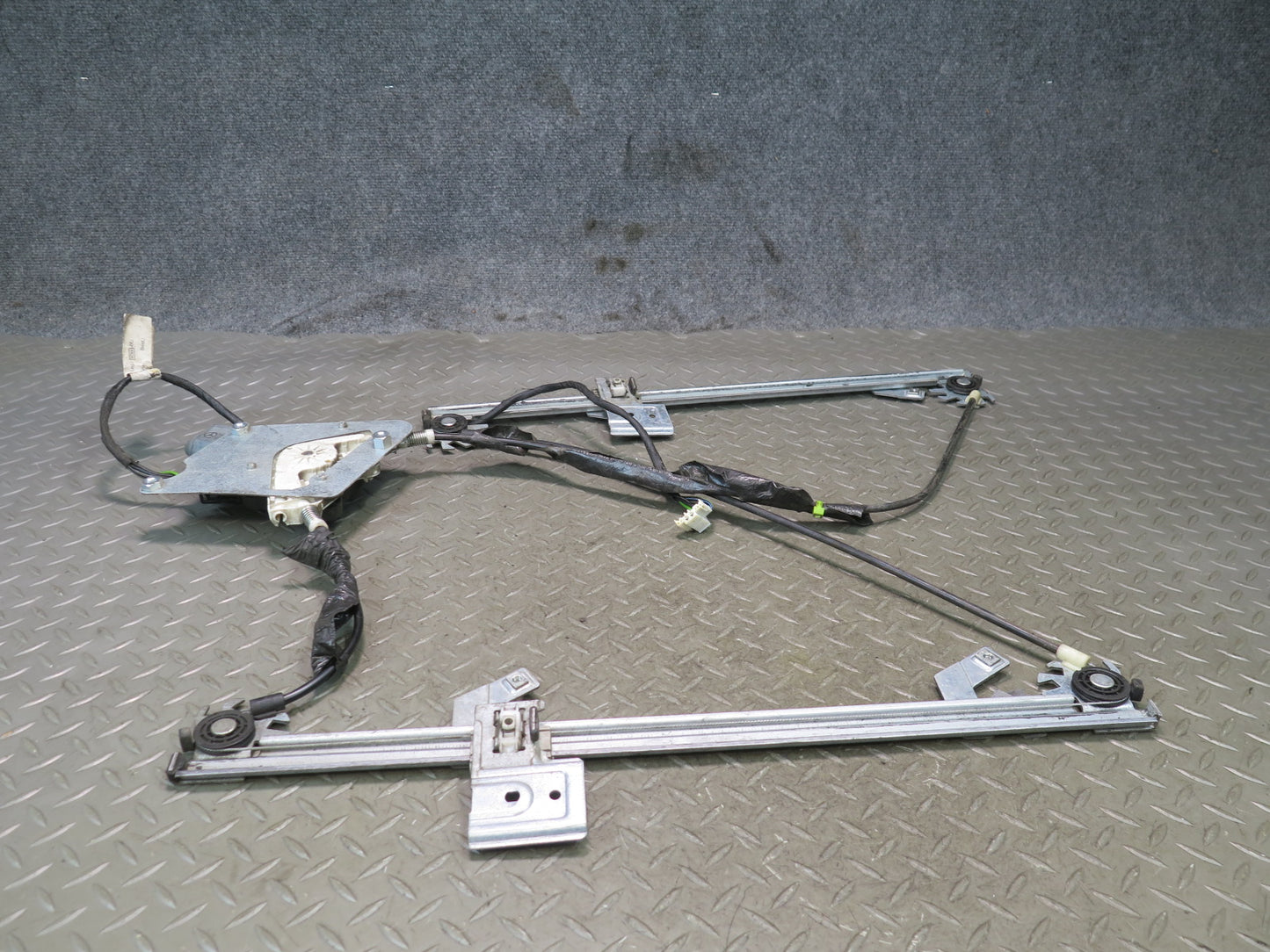 2002-2018 Mercedes W463 G500 G550 G55 Front Left Door Window Regulator w Motor