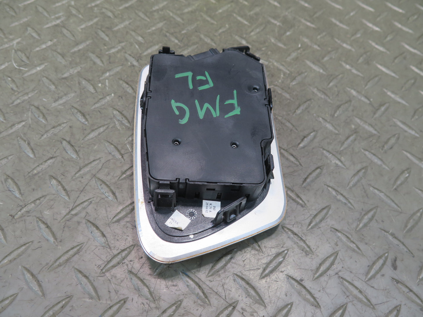2002-2012 Mercedes W463 G500 Front Left Door Seat Switch Adjust Controller