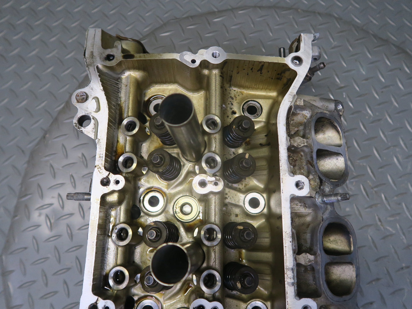 06-13 Lexus IS250 4GRFSE Left Engine Cylinder Head w Rocker Arm Set 90K Mile OEM