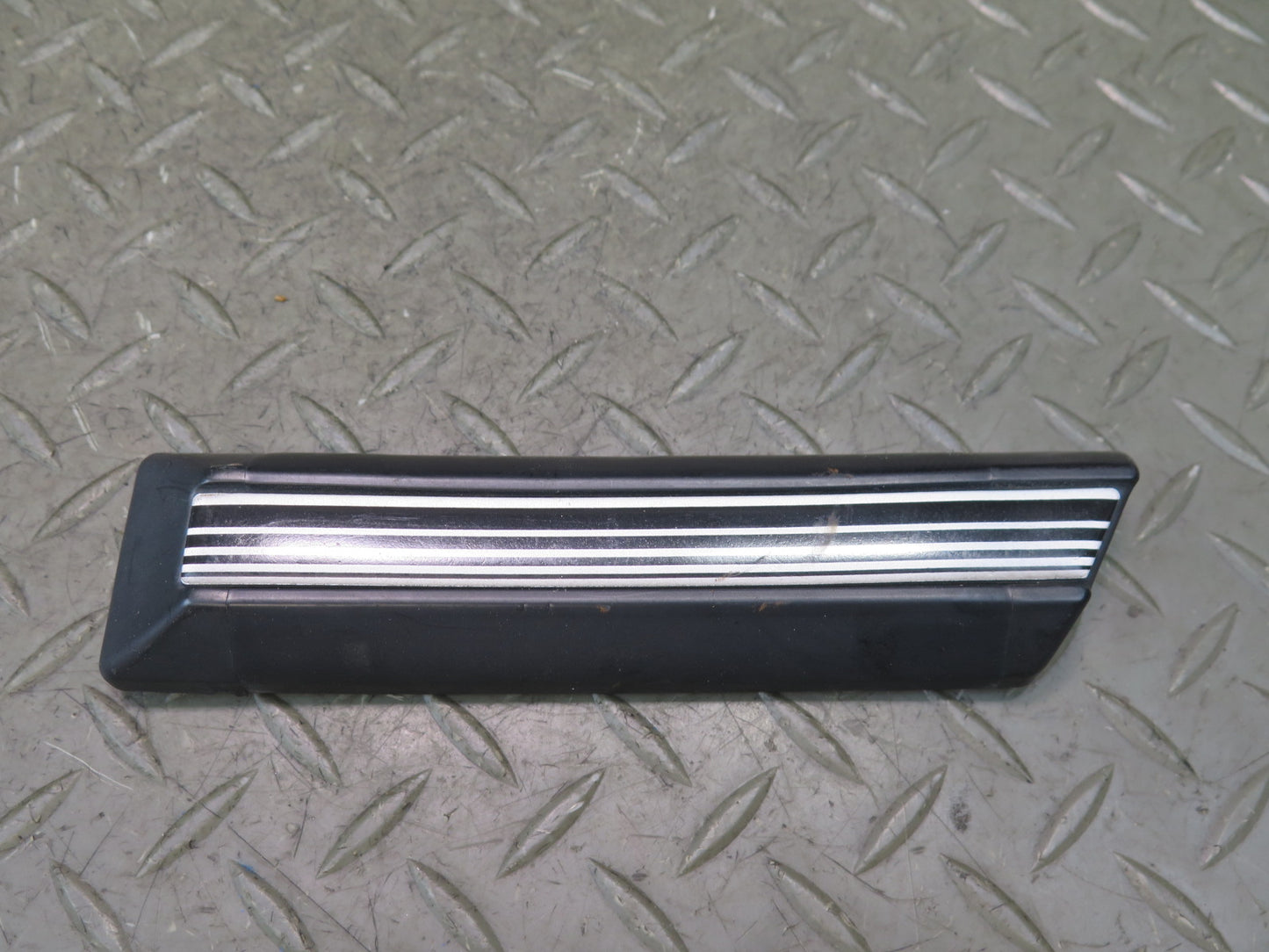 2002-2007 Mercedes W463 G500 Set of 2 Front Left & Right Fender Trim Molding