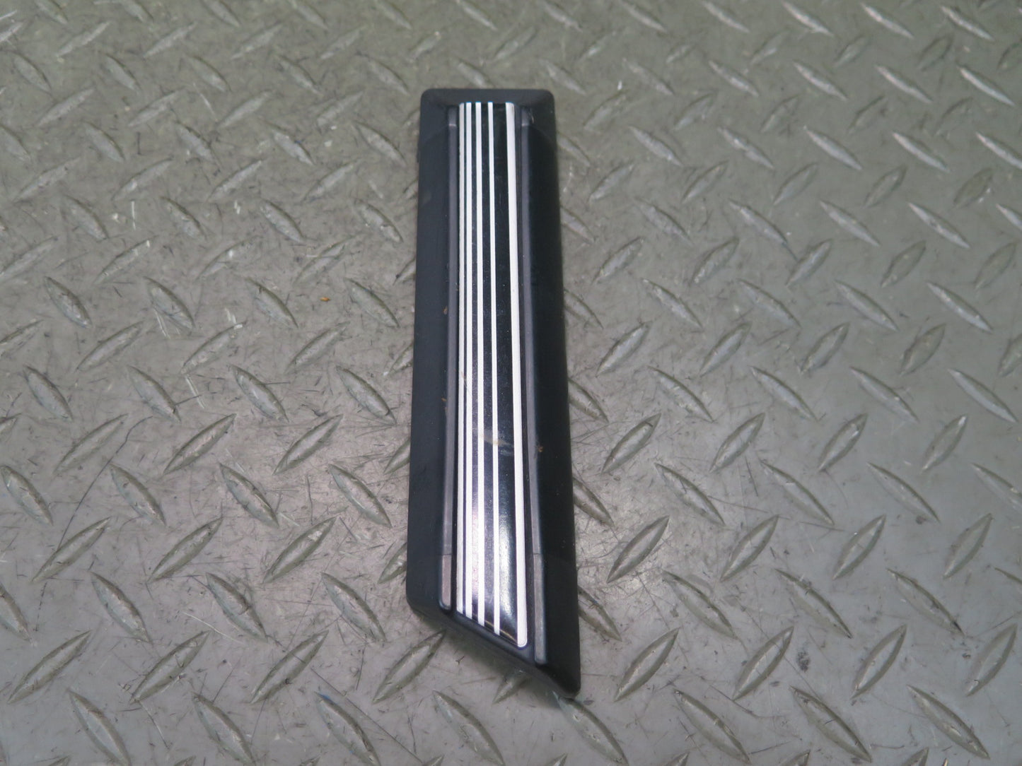 2002-2007 Mercedes W463 G500 Set of 2 Front Left & Right Fender Trim Molding