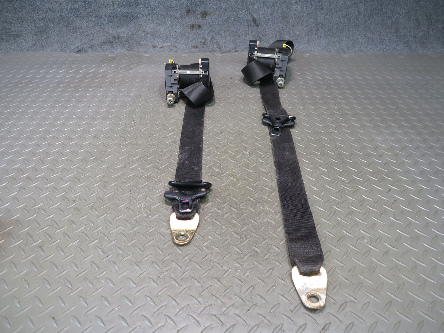 02-12 MERCEDES G500 W463 REAR LEFT & RIGHT SIDE SEATBELT RETRACTOR SET OEM