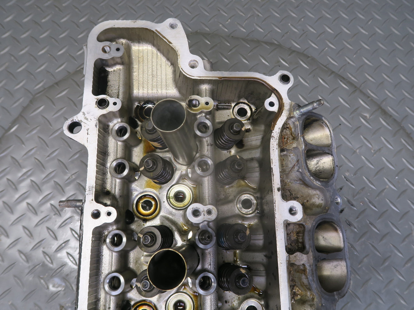 06-13 Lexus IS250 4GRFSE Right Engine Cylinder Head w Rocker Arm Set 90K OEM