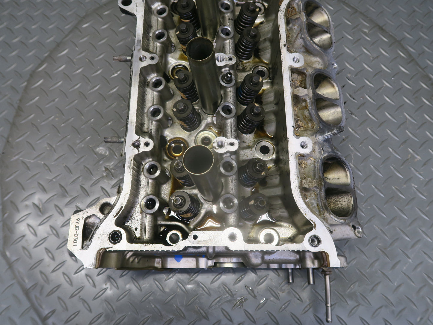 06-13 Lexus IS250 4GRFSE Right Engine Cylinder Head w Rocker Arm Set 90K OEM