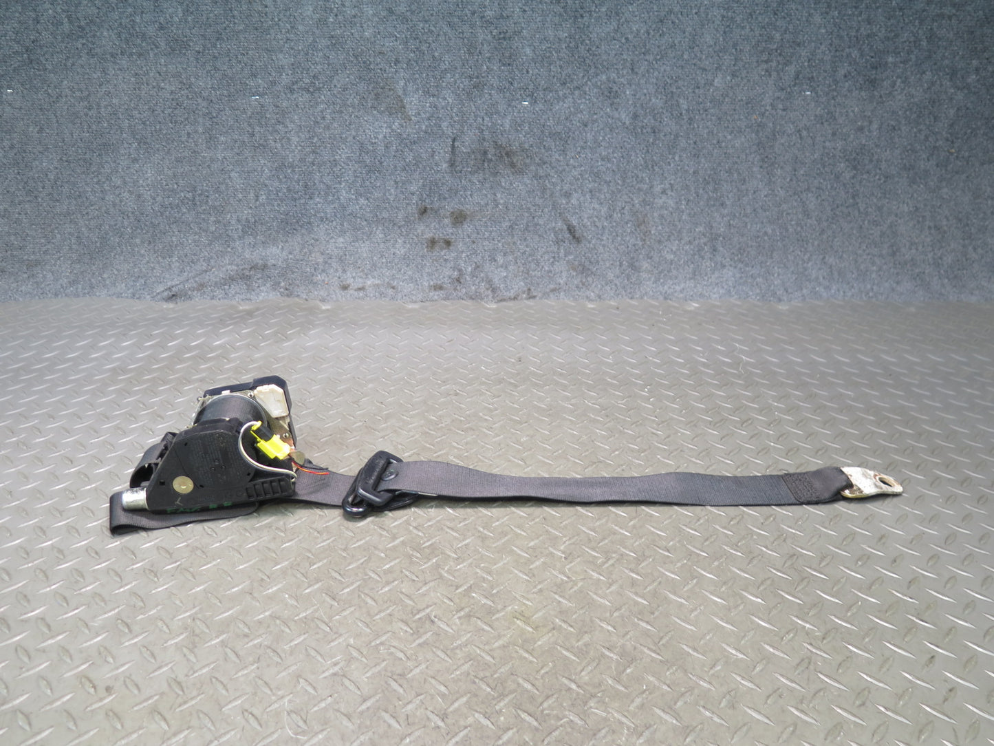 02-12 MERCEDES G500 W463 REAR LEFT & RIGHT SIDE SEATBELT RETRACTOR SET OEM