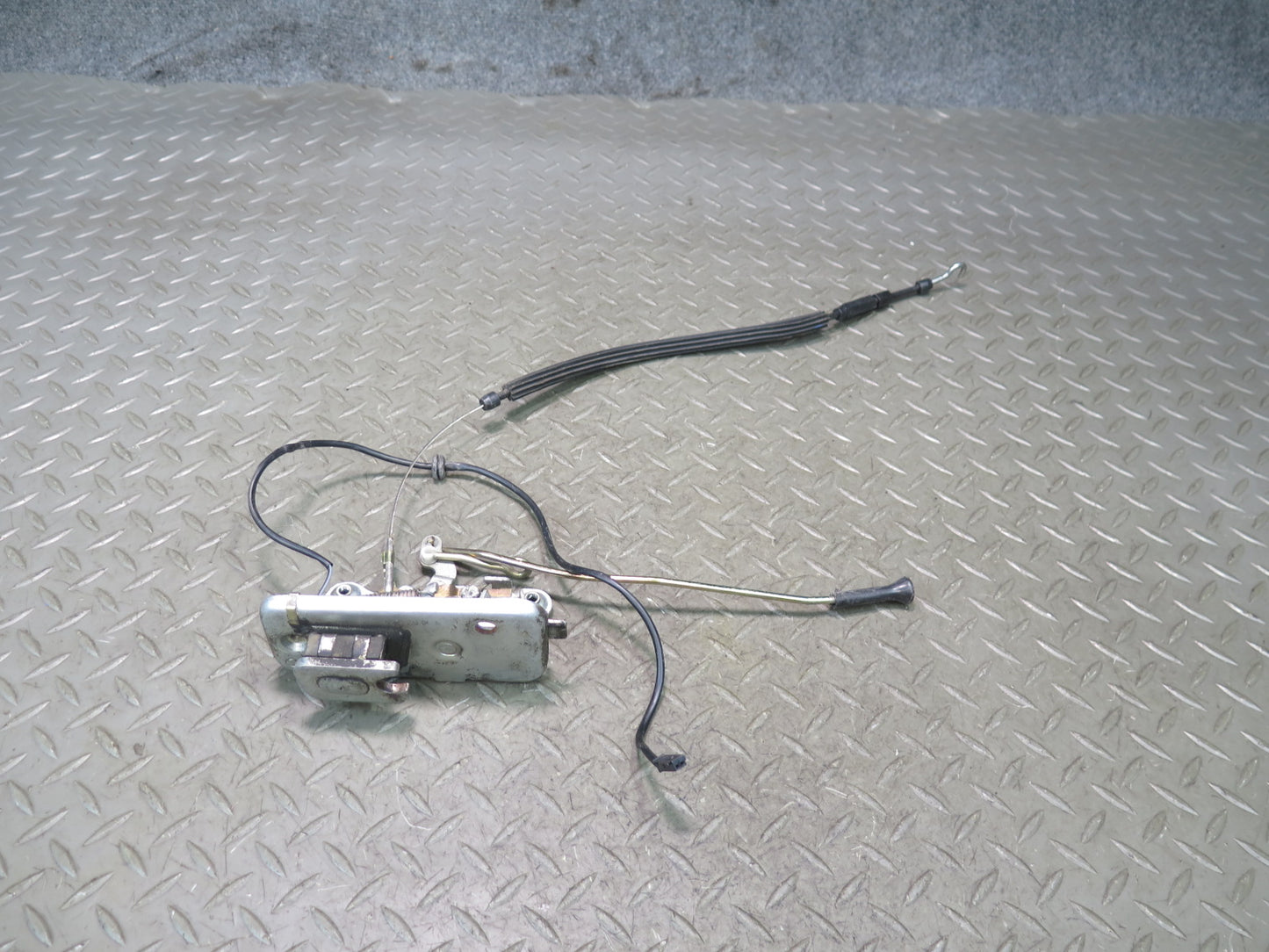 2002-2012 Mercedes W463 G500 G550 G55 AMG Front Right Door Lock Latch