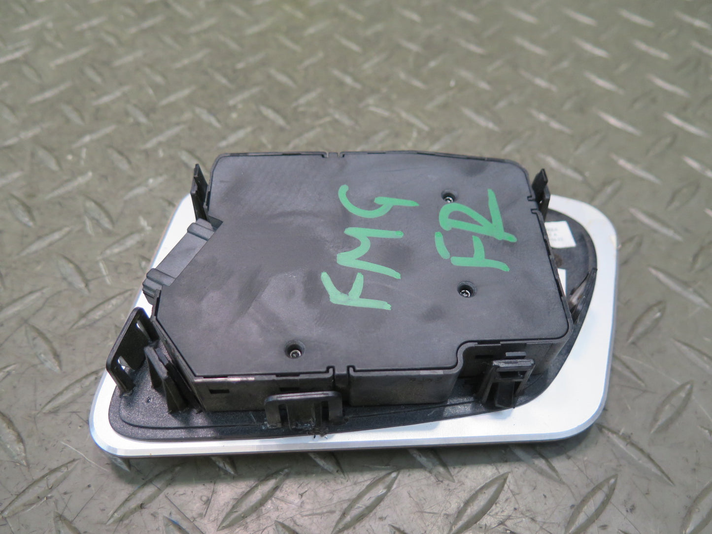 2002-2012 Mercedes W463 G500 Front Right Door Seat Switch Adjust Controller