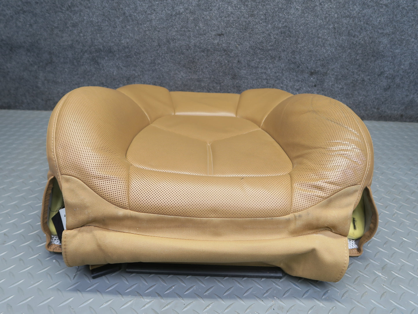 2011-2018 Porsche Cayenne 958 Front Right Seat Upper Leather Cushion Cognac