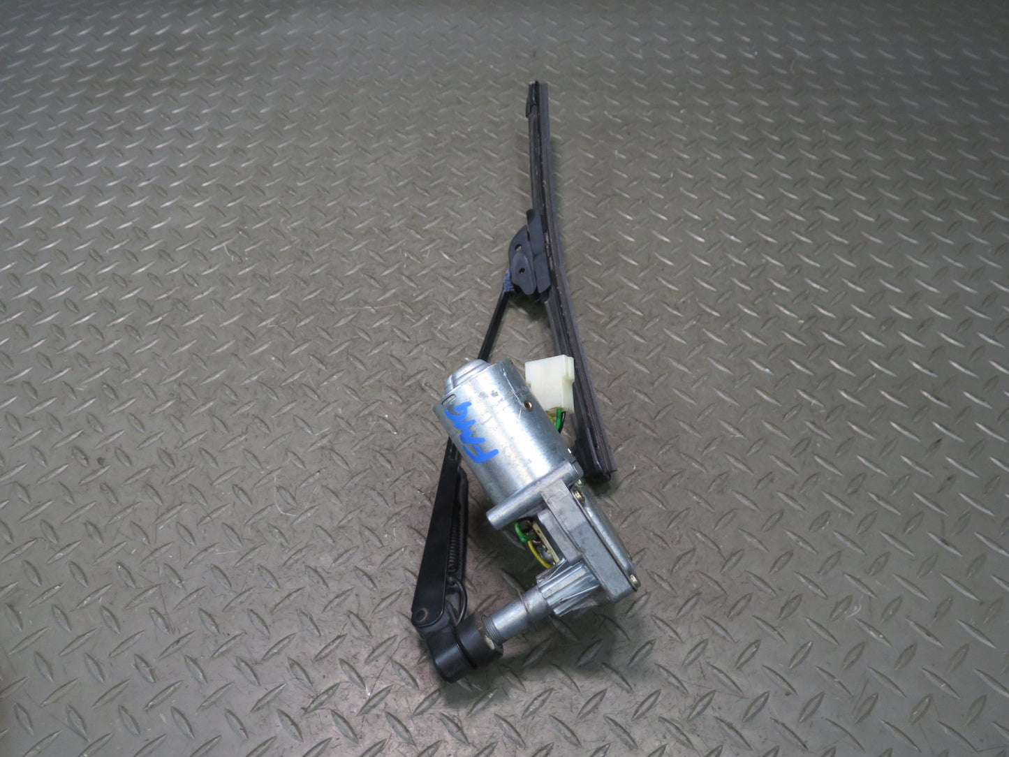 2002-2012 Mercedes W463 G500 G550 G55 AMG Rear Wiper Linkage w Motor