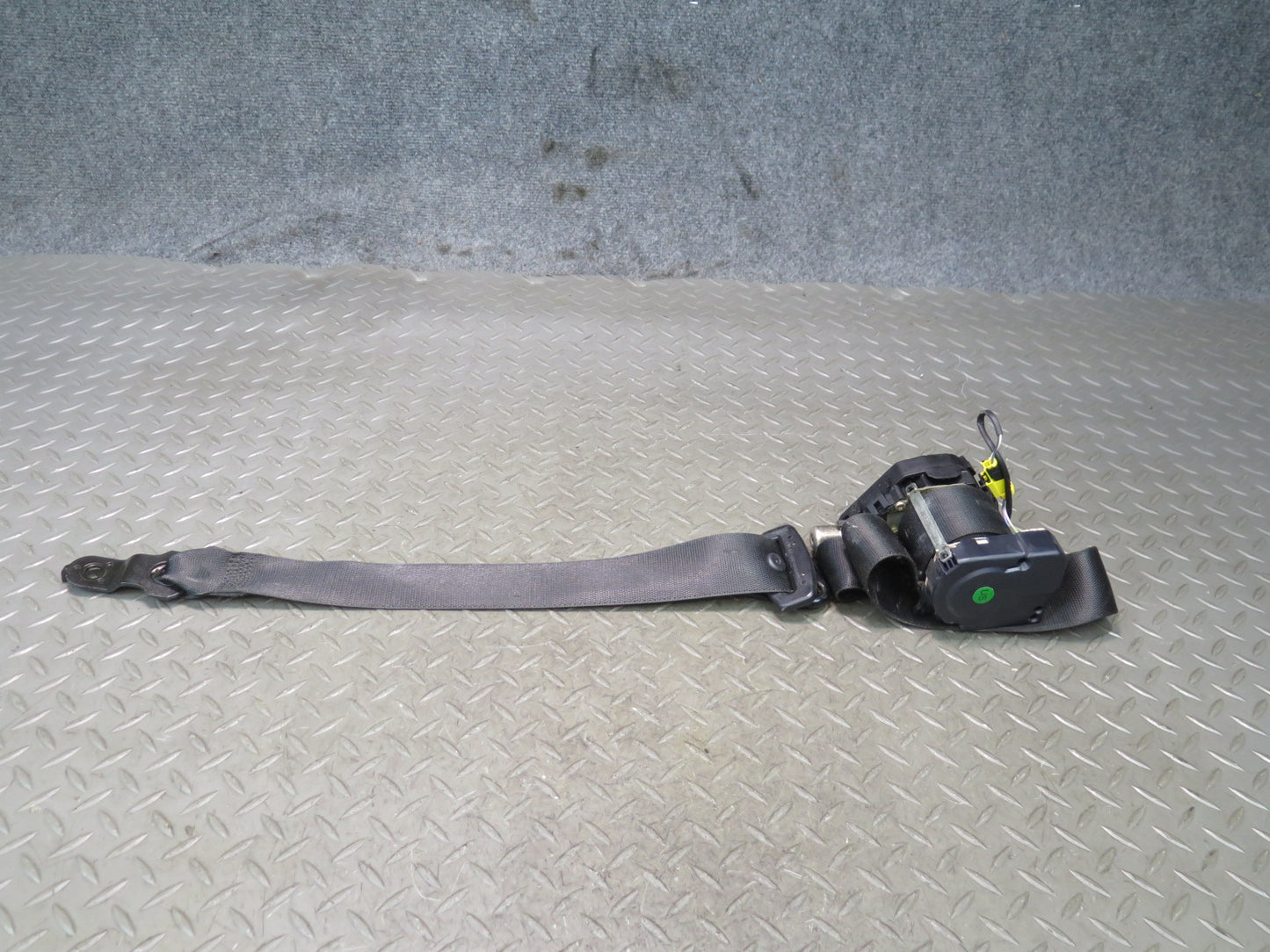 02-12 MERCEDES G500 W463 FRONT RIGHT SIDE SEATBELT RETRACTOR OEM