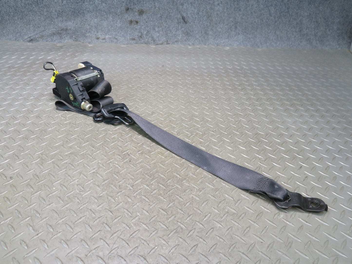 02-12 MERCEDES G500 W463 FRONT RIGHT SIDE SEATBELT RETRACTOR OEM
