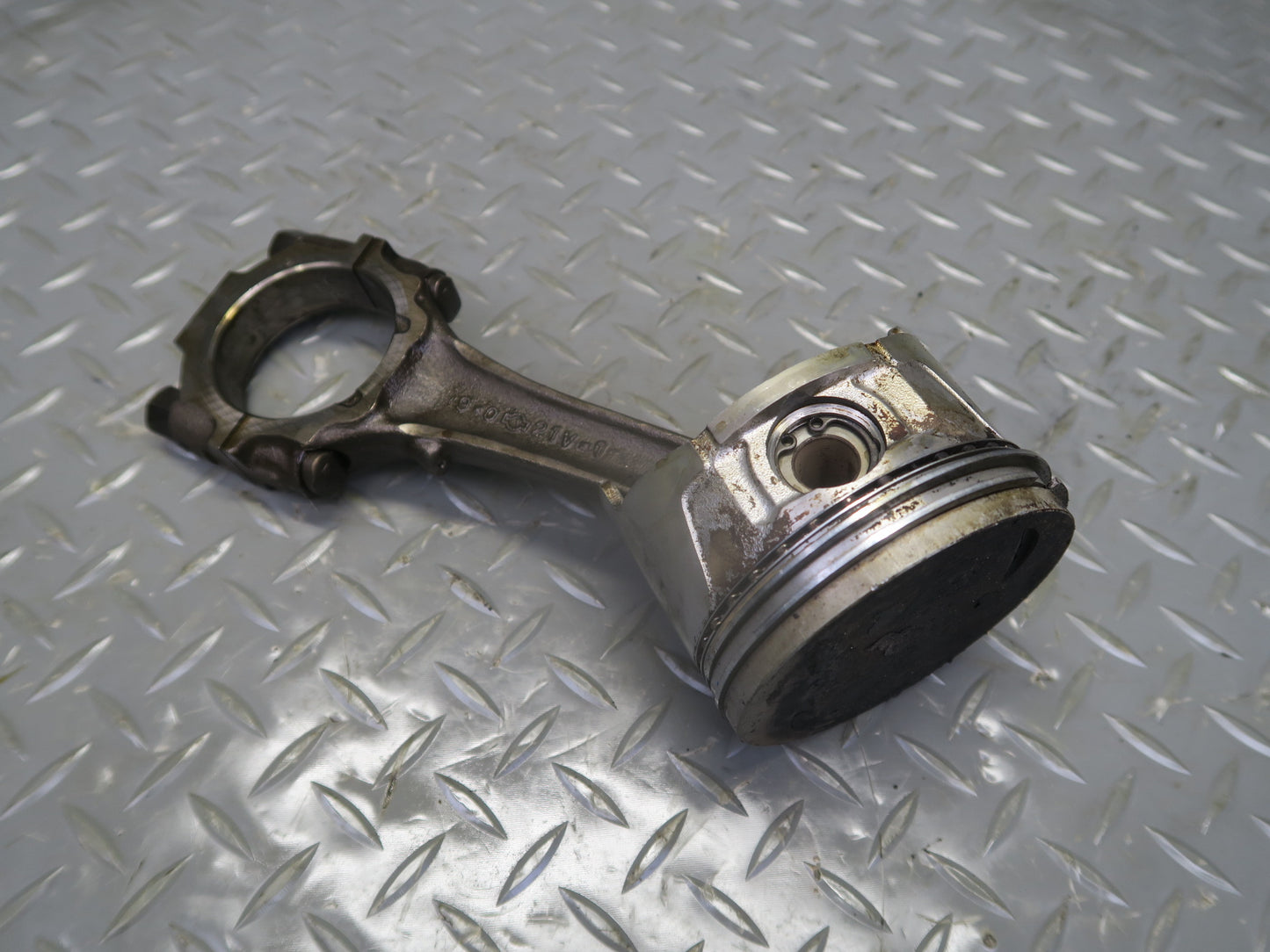 84-87 Nissan 300ZX Z31 VG30E NA Set of 6 Engine Piston w Connecting Rod OEM