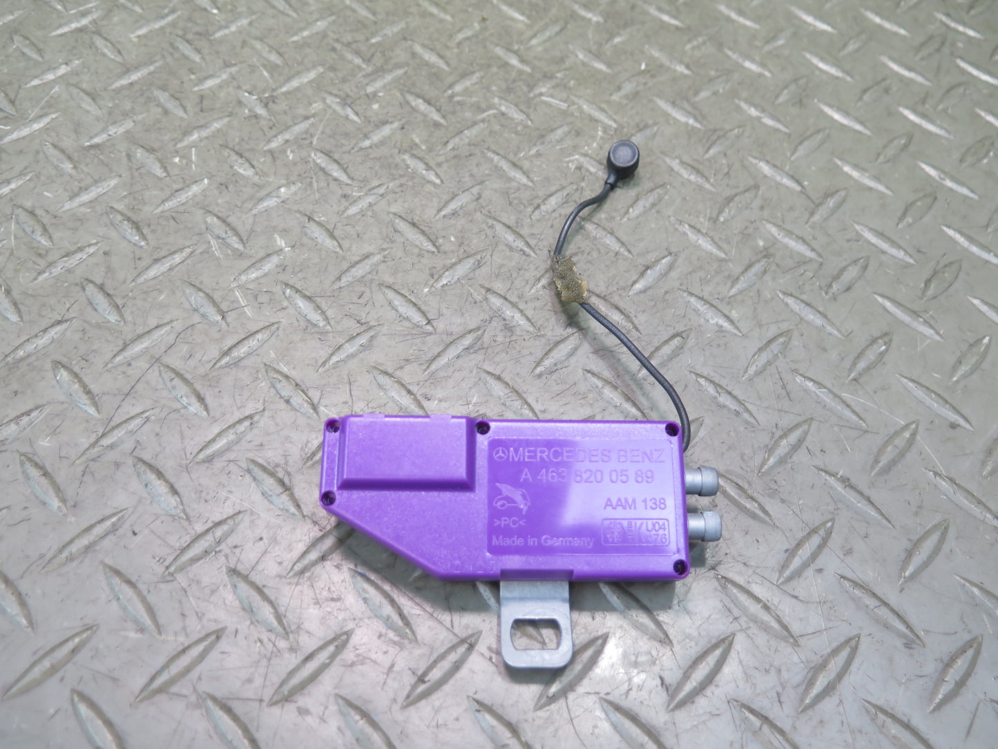2003 Mercedes W463 G500 Audio Radio Antenna Amplifier 4638200589