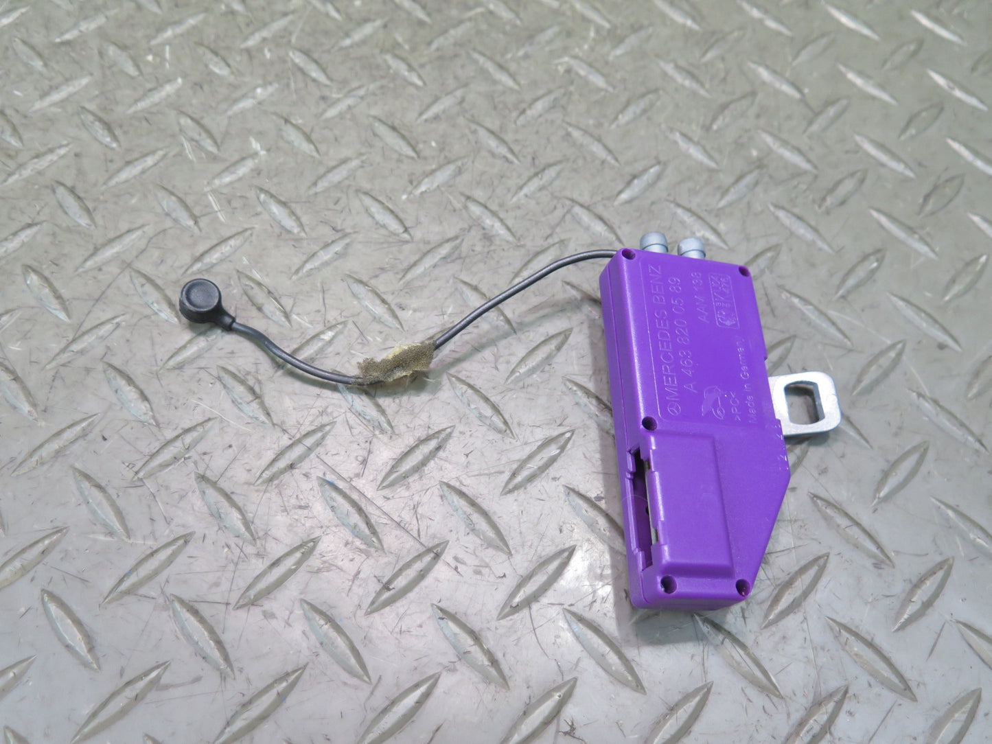 2003 Mercedes W463 G500 Audio Radio Antenna Amplifier 4638200589