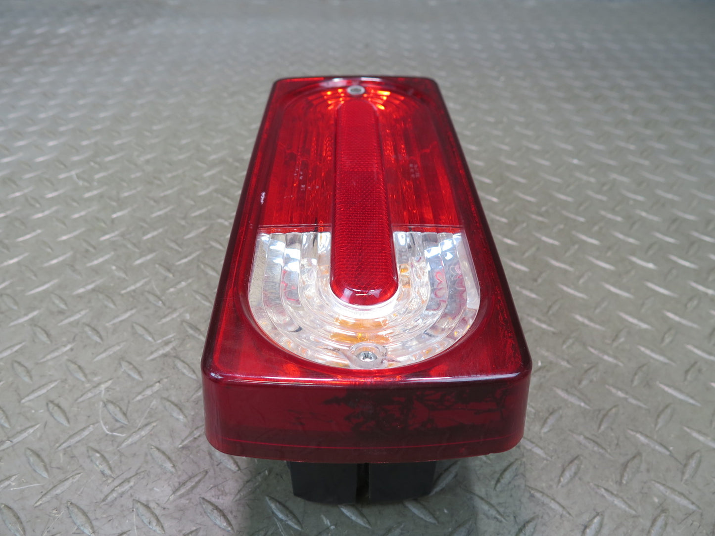 2002-2007 Mercedes W463 G500 Set of 2 Rear Left & Right Side Tail Light Lamp