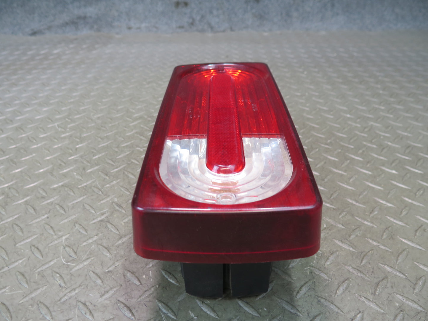 2002-2007 Mercedes W463 G500 Set of 2 Rear Left & Right Side Tail Light Lamp